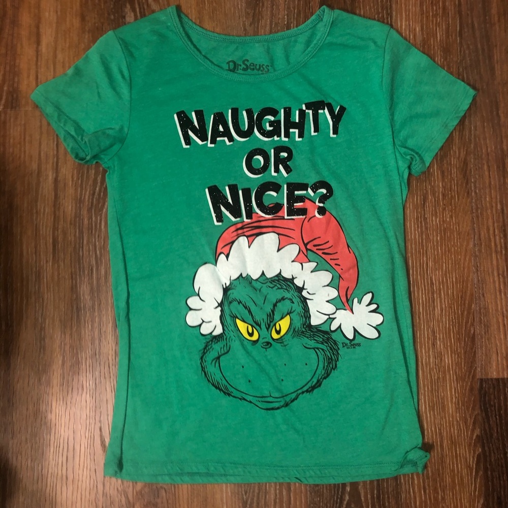 Dr. Seuss Christmas themed short sleeve tee Size M